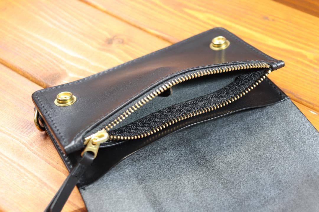 ☆ トラッカーウォレット　黒革　黒糸　栃木レザー使用 ☆糸色、金具色変更可能