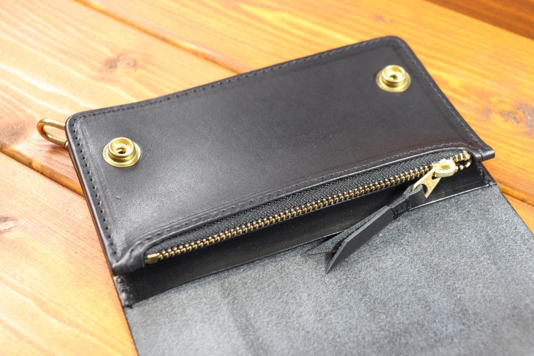 ☆ トラッカーウォレット　黒革　黒糸　栃木レザー使用 ☆糸色、金具色変更可能