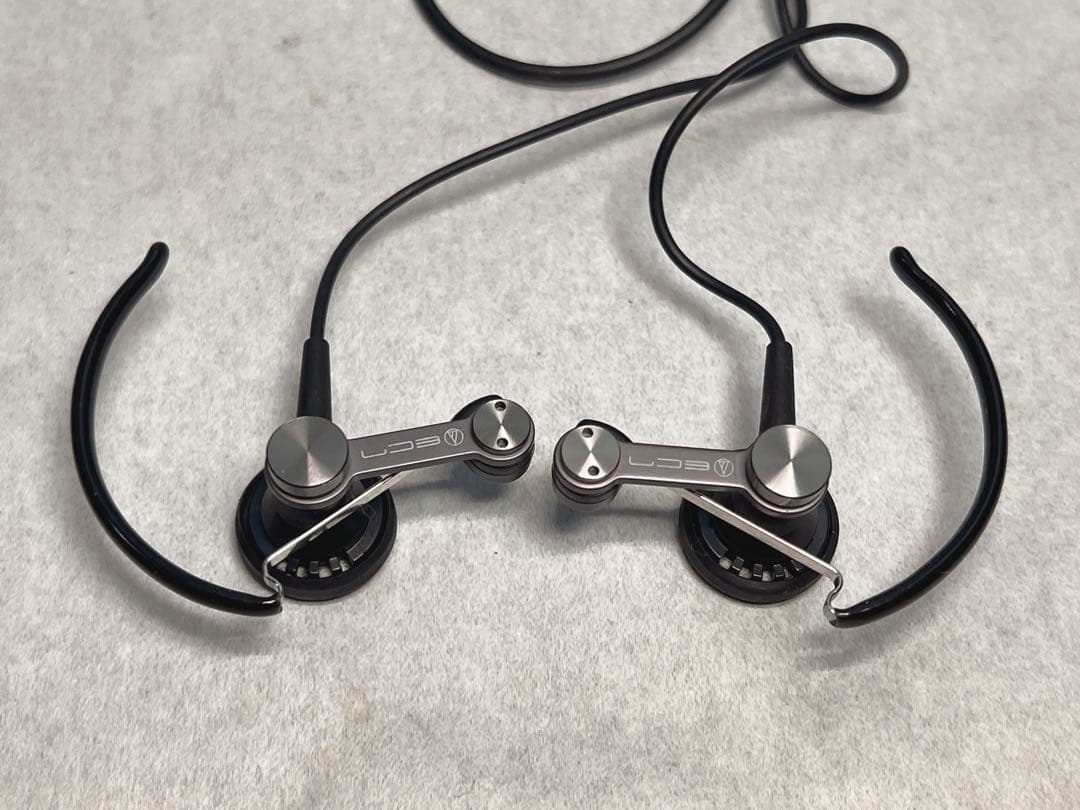 オーディオテクニカ ATH-EC7 クリップオンハイブリッドヘッドホン