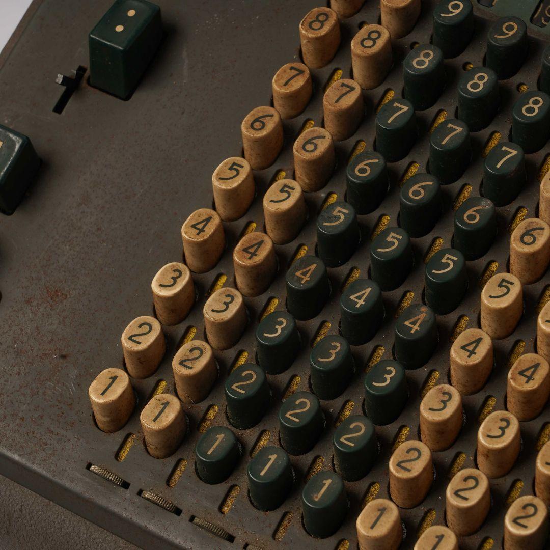 【希少品】MADAS 16LVG 電動機械式計算機 スイス製