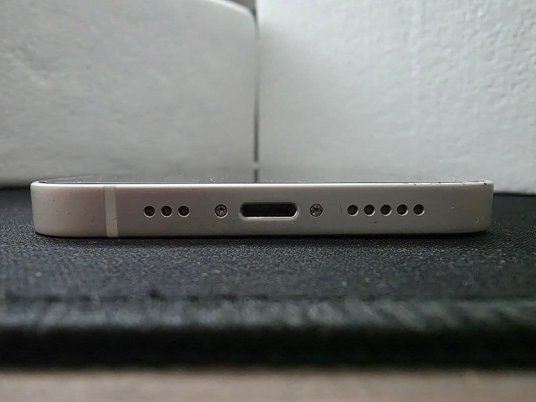 Apple iPhone 12 ホワイト 美品　箱　64gb