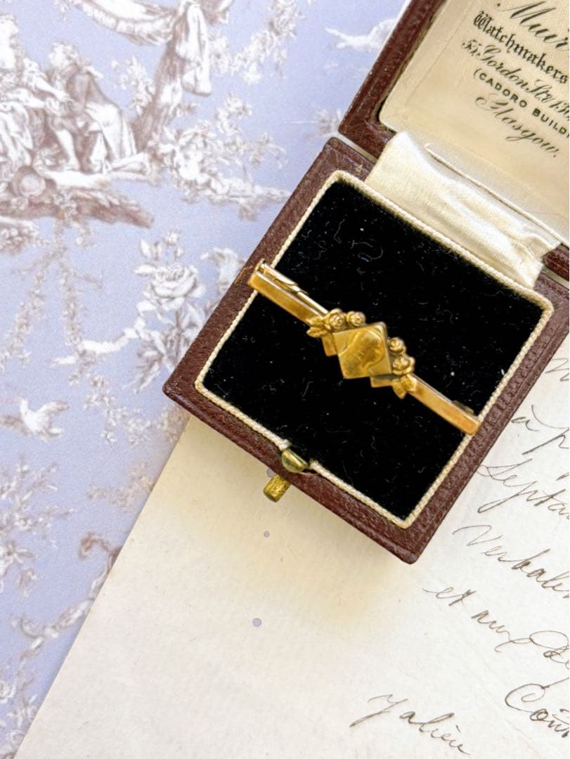 フランスブロカント　ブローチ・マリアさま④