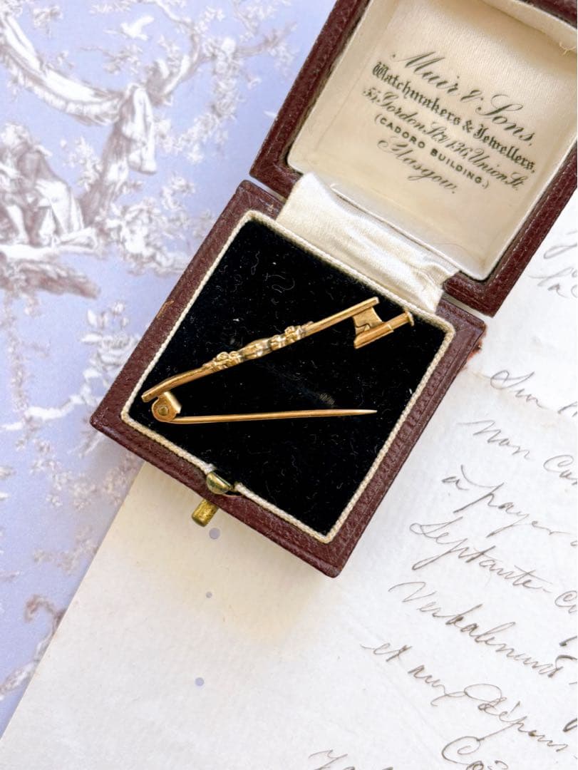 フランスブロカント　ブローチ・マリアさま④