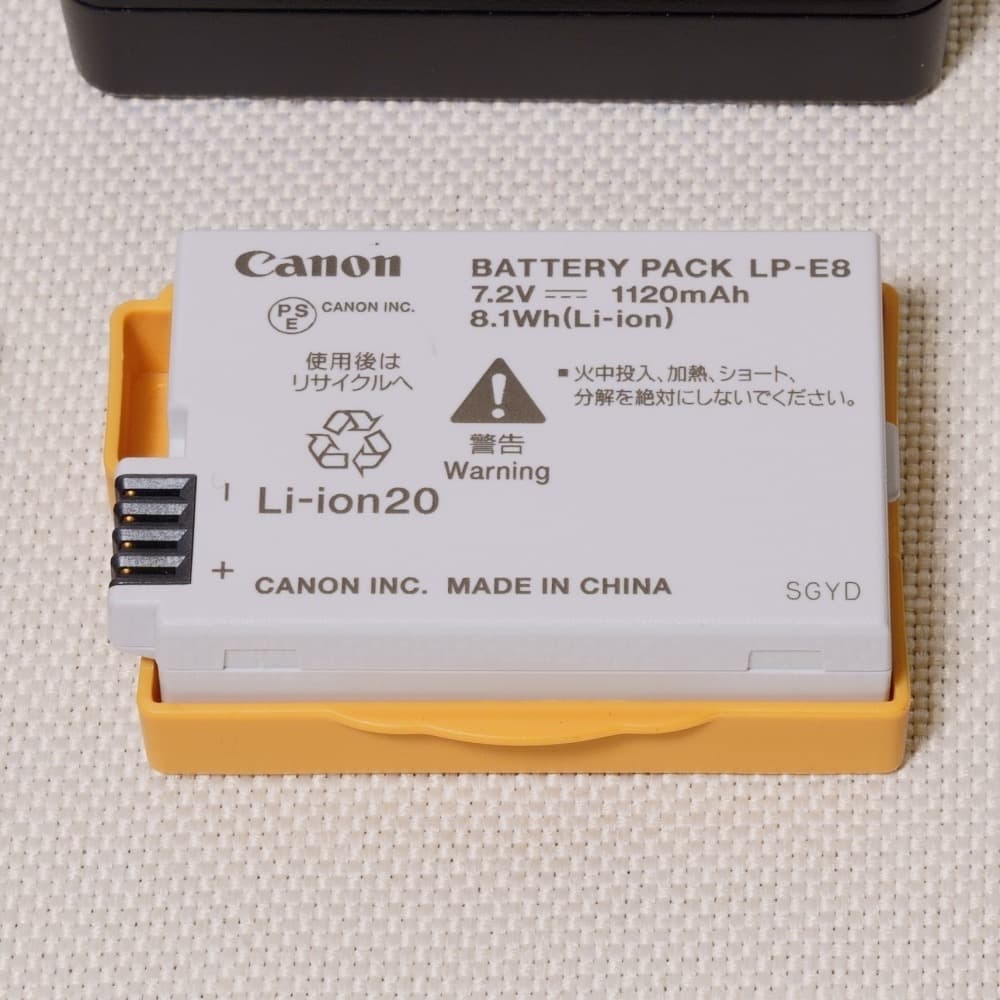 【付属品多数】EOS Kiss X6i + 18-135mmズーム キヤノン