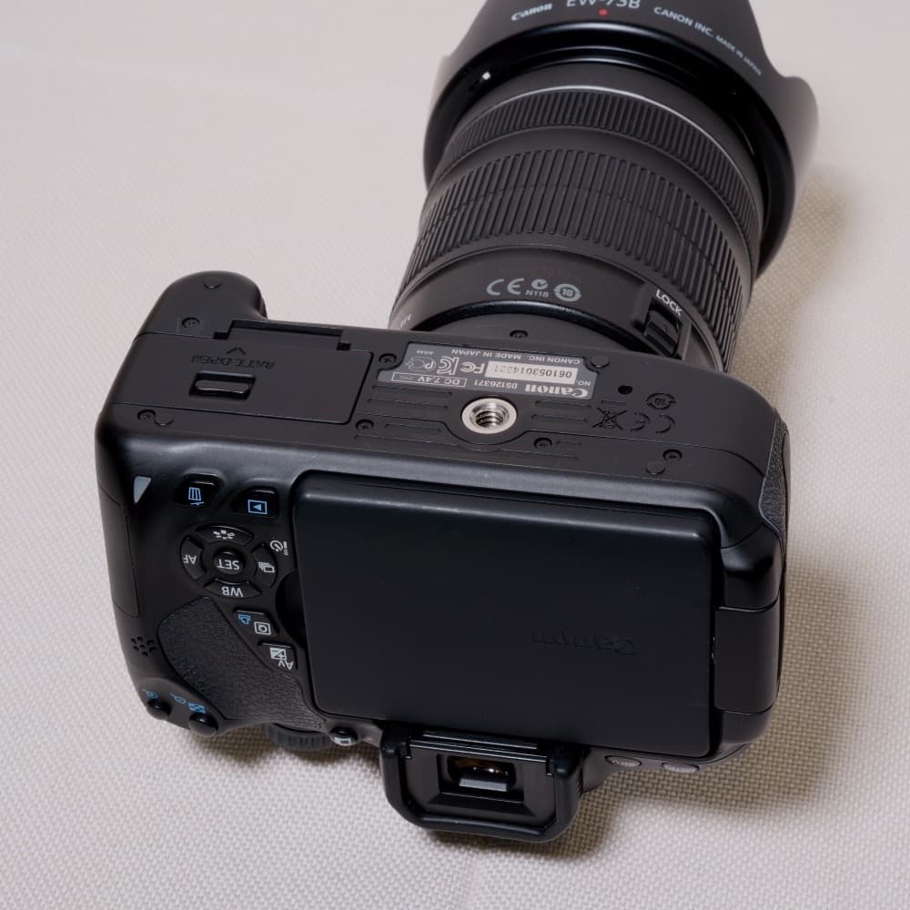 【付属品多数】EOS Kiss X6i + 18-135mmズーム キヤノン